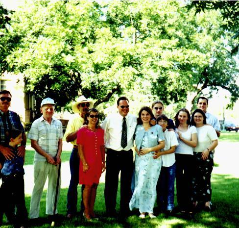 family1.jpg (68670 bytes)
