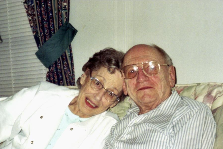 grandparents1.jpg (68736 bytes)